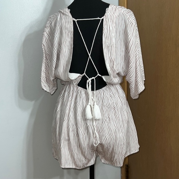 NWT LE LIS  Collection STRIPED ROMPER - Picture 2 of 5